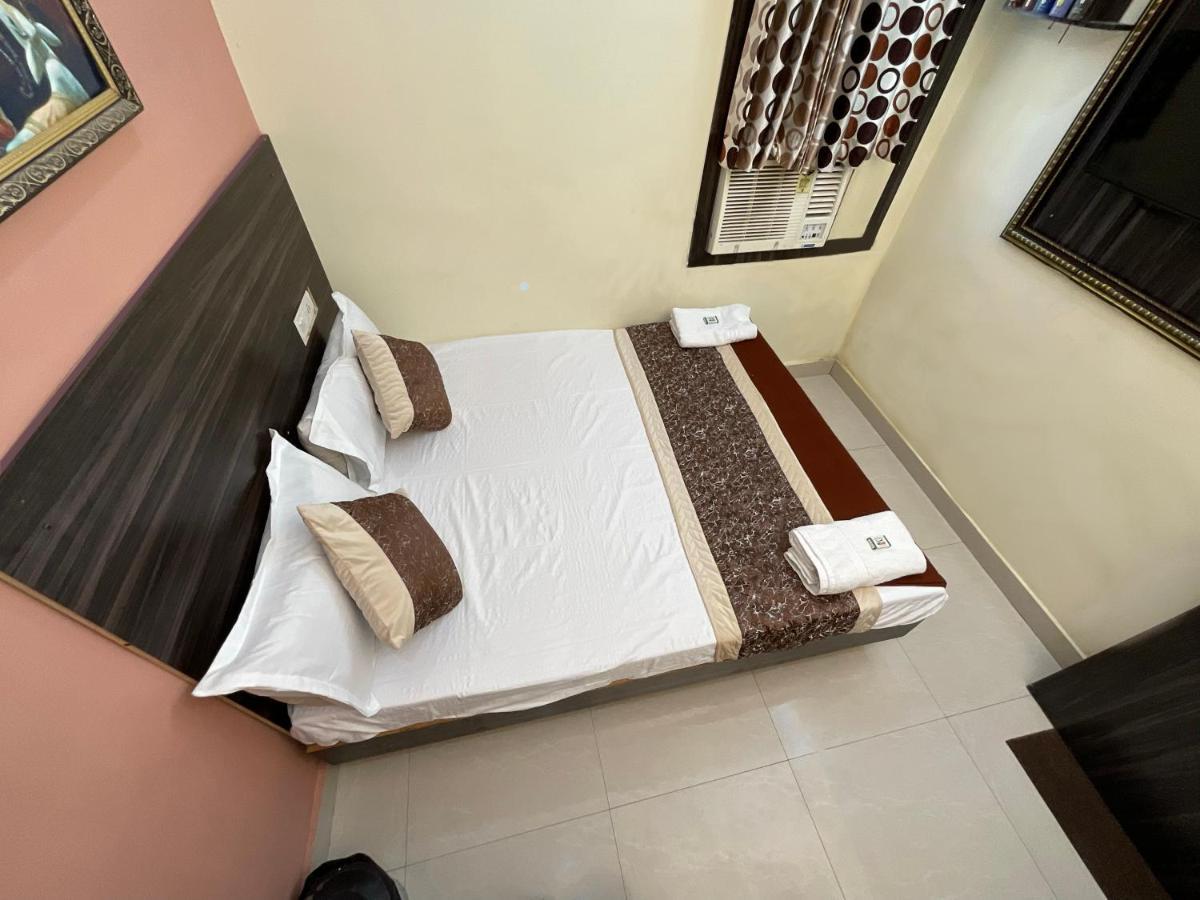 Vrindavan Comfort Inn Hyderabad Exterior foto